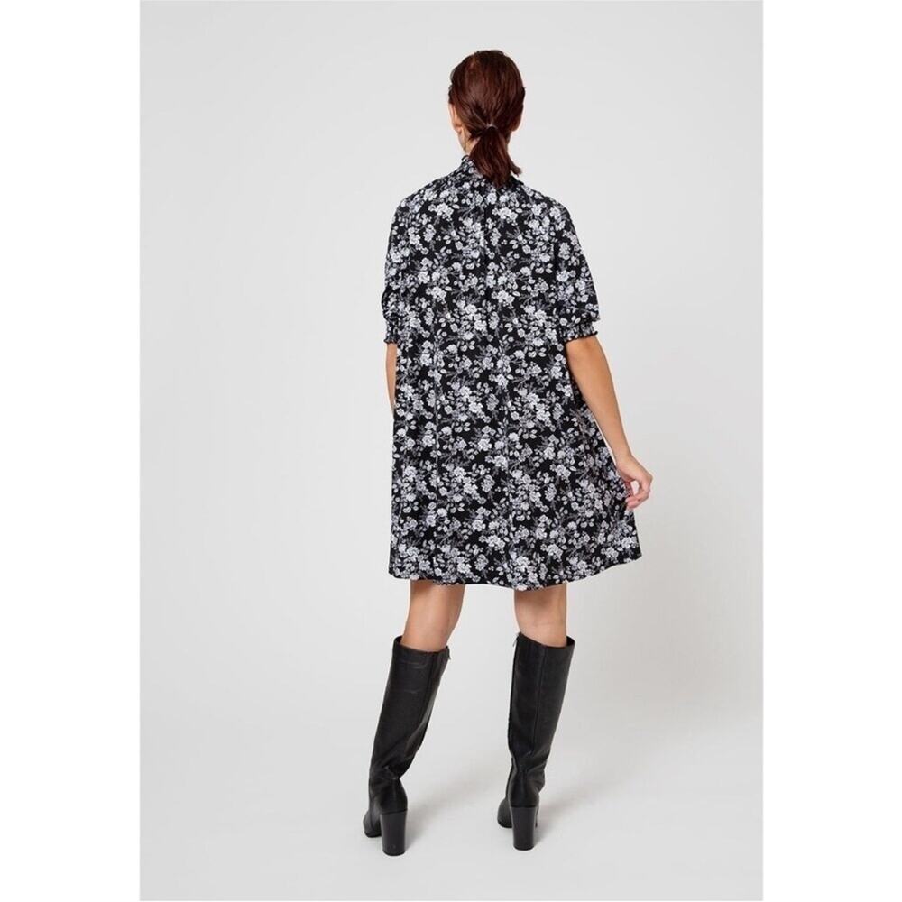 LEOTA Raelyn Floral Mock Neck Shift Dress‎ in Bouquet Black Size Small - Picture 3 of 8